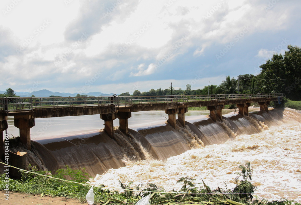 Flash floods overflow the dam. The impact of global warming The major cause heavy flooding. Including the impact of deforestation. No trees slow the water Flash floods overflow the dam. The impact of global warming The major cause heavy flooding. Including the impact of deforestation. No trees slow the water