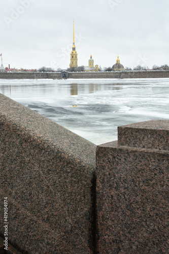 Obraz na płótnie Melting ice on the Neva River. w salonie