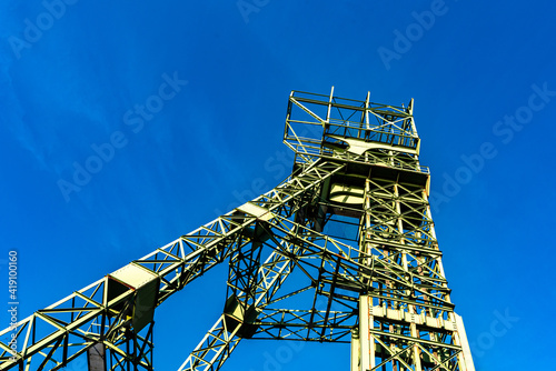Förderturm Zeche Karl Funke vor blauem Himmel