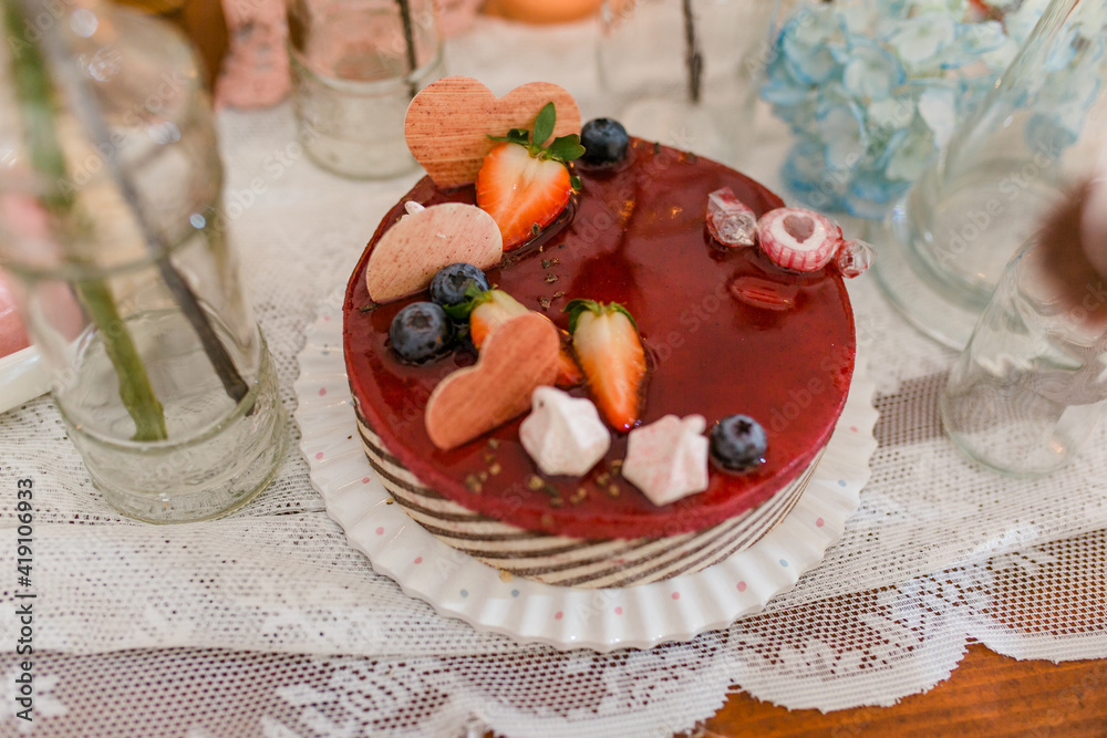 Obraz premium Torte Törtchen Nachtisch mit Obst