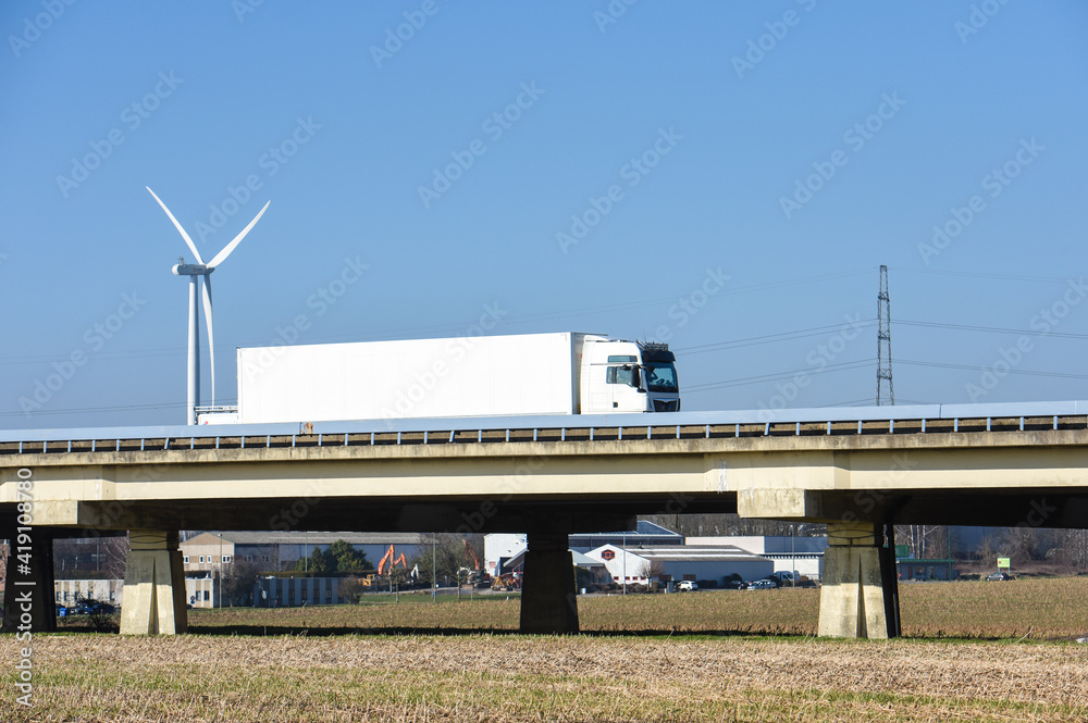 route autoroute transport camion eolienne transporteur route autoroute transport camion eolienne transporteur