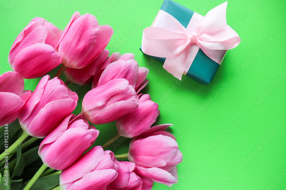 Fototapeta premium postcard mockup. spring flowers. tulip bouquet and space for text