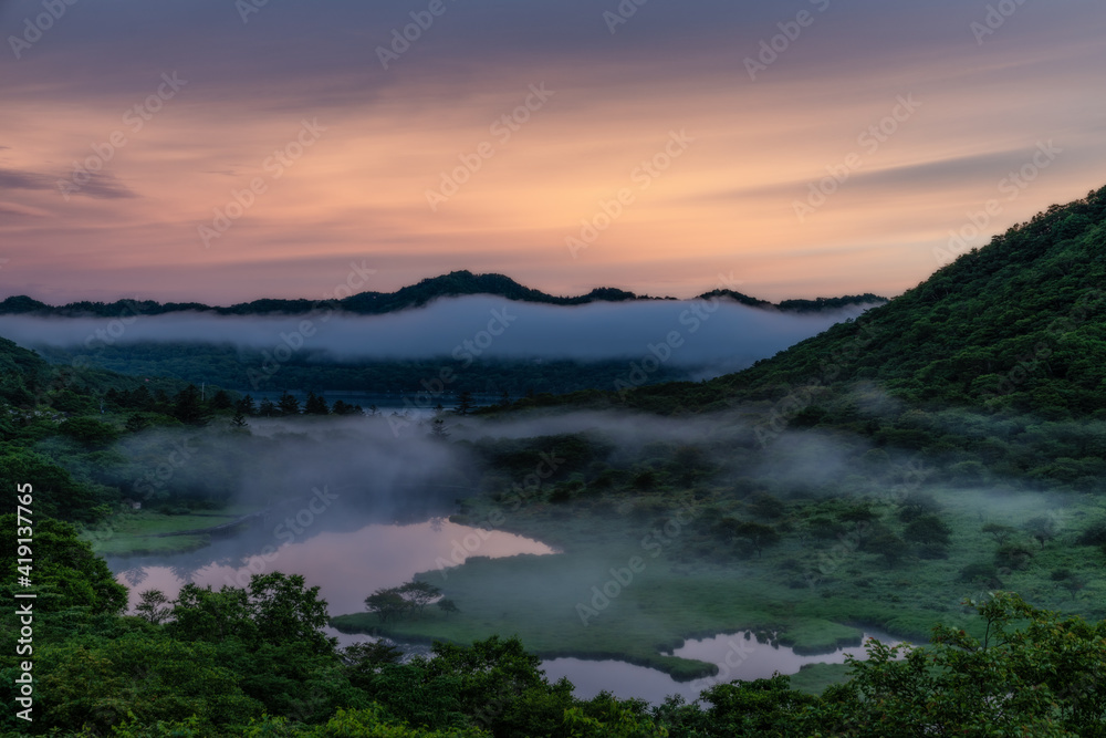 Obraz premium 鳥居峠から望む覚満淵①（オートン効果）