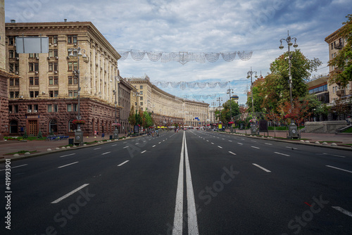 Fototapeta Naklejka Na Ścianę i Meble -  Khreshchatyk Street - Kiev, Ukraine