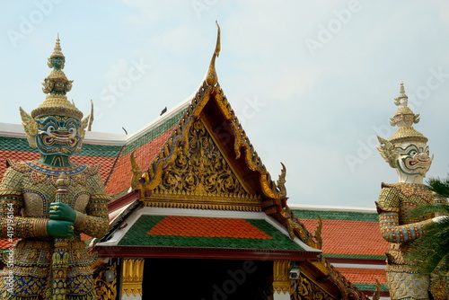  The Grand Royal Palace is a complex of buildings located in the central Phra Nakhon district of Bangkok  the official residence of the kings of Thailand since 1785.