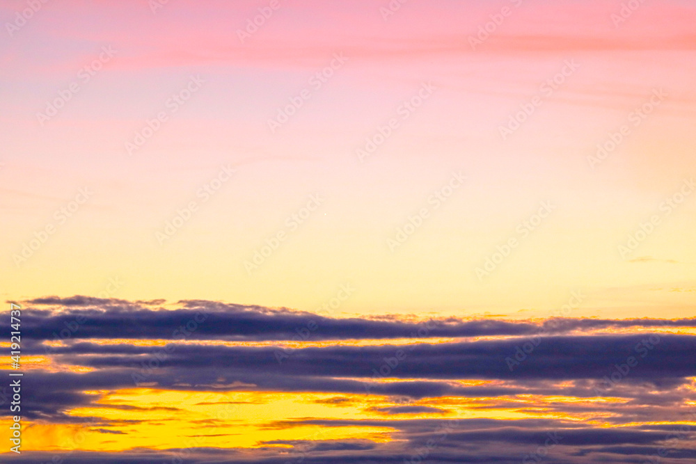 Obraz premium moon, night, sky, dark, full, space, lunar, black, planet, astronomy, blue, full moon, eclipse, moonlight, nature, bright, evening, light, luna, crater sunset, moon, moons, sunsets, countryside, cloud