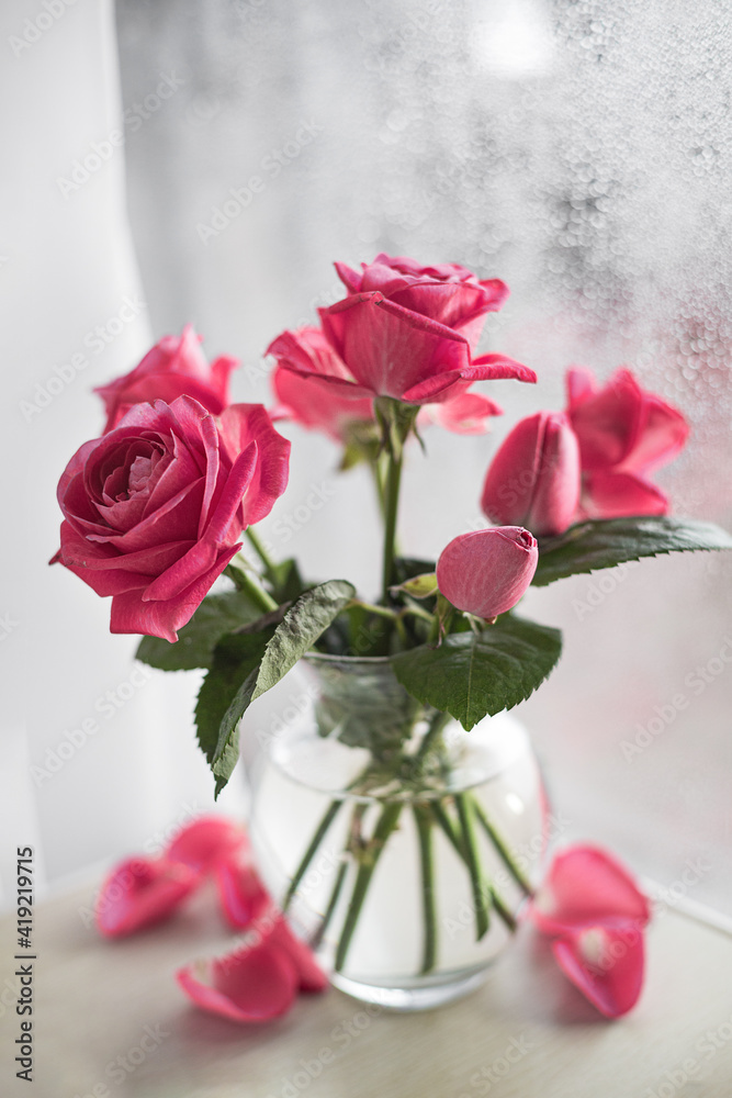 bouquet of red roses in vase bouquet of red roses in vase