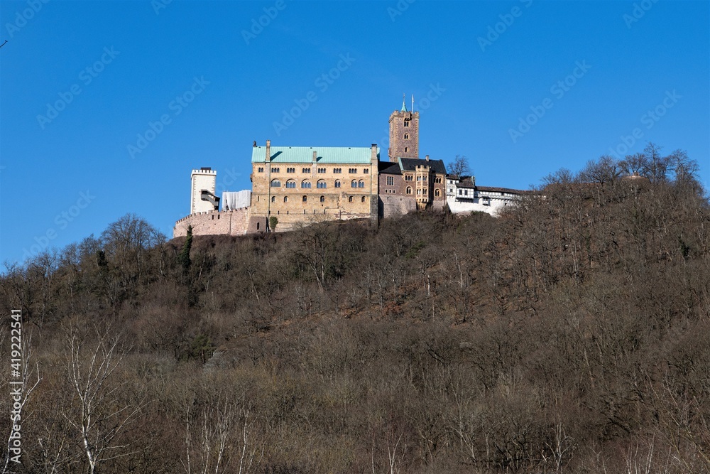  Die Wartburg bei Eisenach wurde 1067 gegründet, ist UNESCO Weltkulturerbe und in Verbindung Mit Luther, der heiligen Elisabeth, Goethe und Wagner Sinnbild deutscher Geschichte