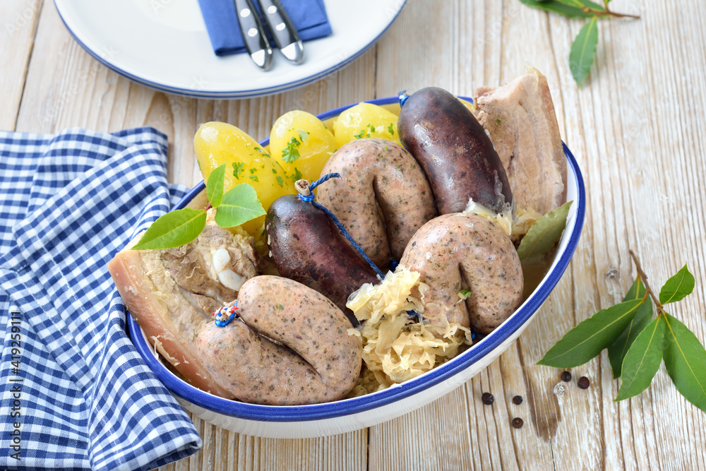 Stockfoto Bayerische Schlachtplatte mit Blut und Leberwurst, Wammerl