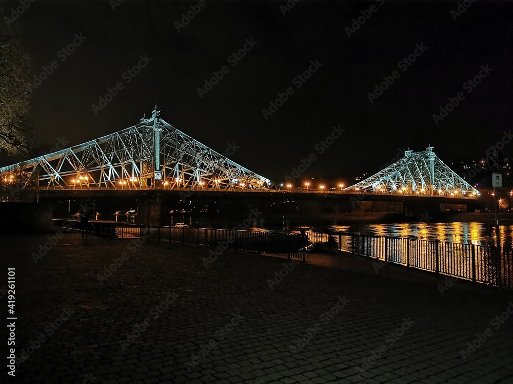Fototapeta premium bridge over river
