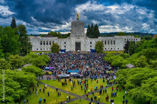 Black Lives Matter march on the Oregon State Capitol photo