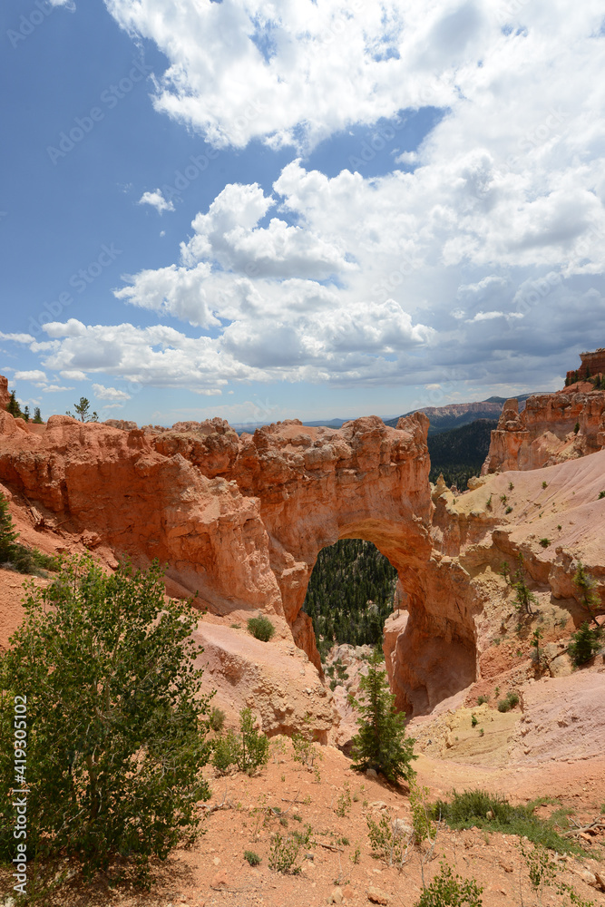 Scenic arches and hoodoos at Bryce Canyon National Park