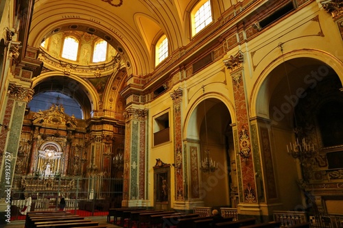 Napoli - Scorcio interno della Chiesa San Giuseppe dei Ruffi