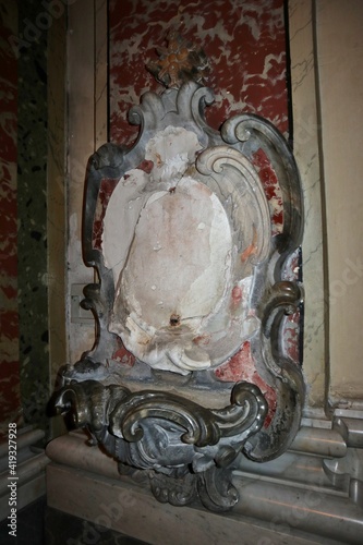 Napoli - Acquasantiera nella Chiesa di San Giuseppe dei Ruffi photo