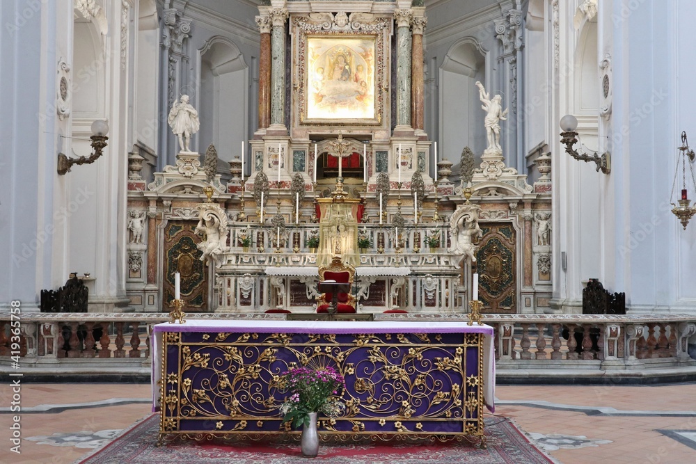 Napoli Altare della Chiesa di Santa Maria di Costantinopoli Stock