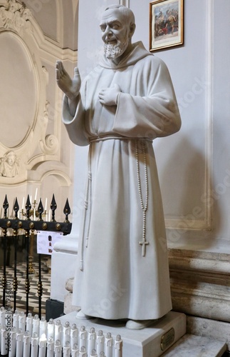 Napoli - San Pio nella Chiesa di Santa Maria di Costantinopoli photo