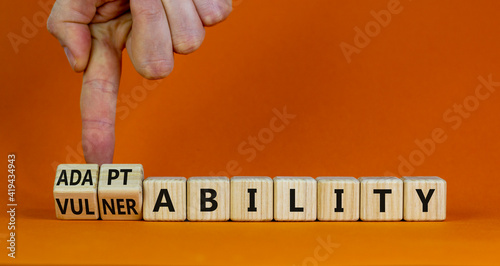 Tableau sur toile Vulnerability or adaptability symbol