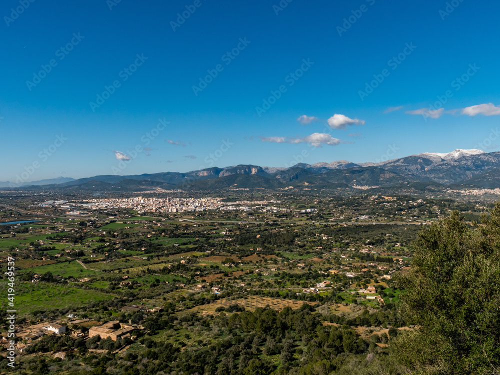 Obraz premium panoramic view of the city of Inca on the balearic island of mallorca, spain