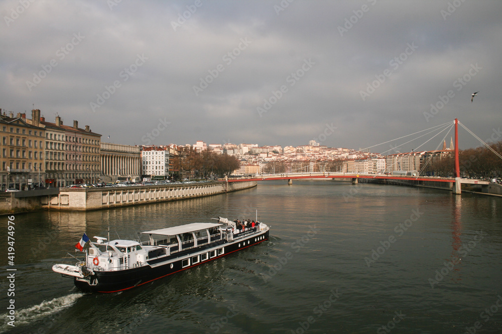 bateau de croisière sur la Saône à Lyon en France