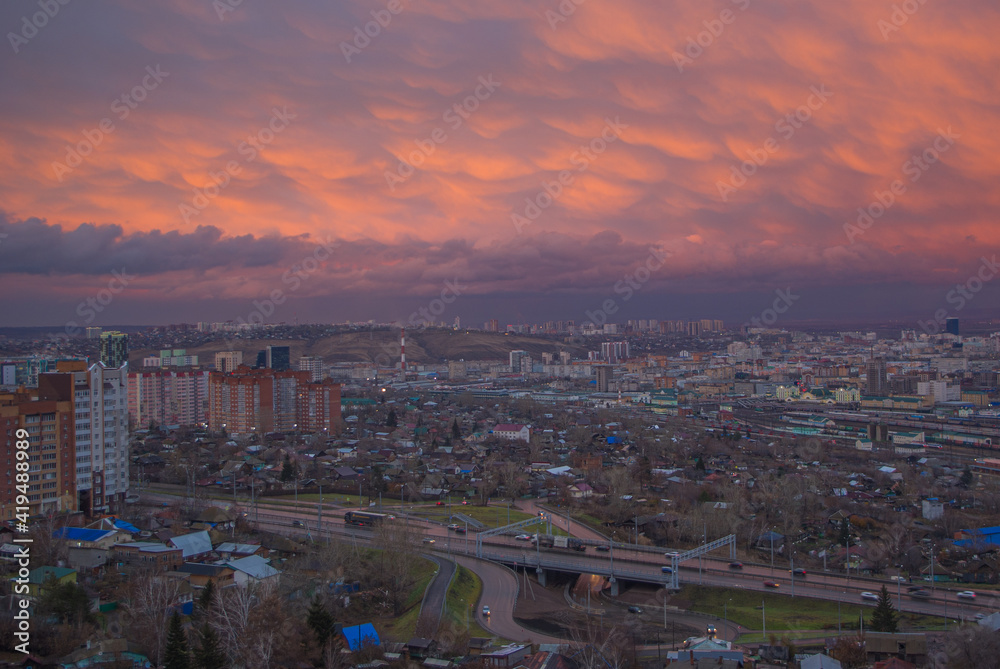 Obraz premium Sunset over the city