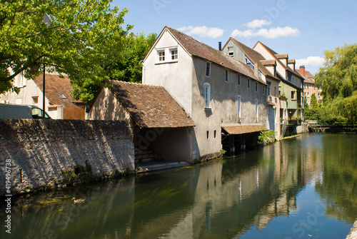 Chartres river bank