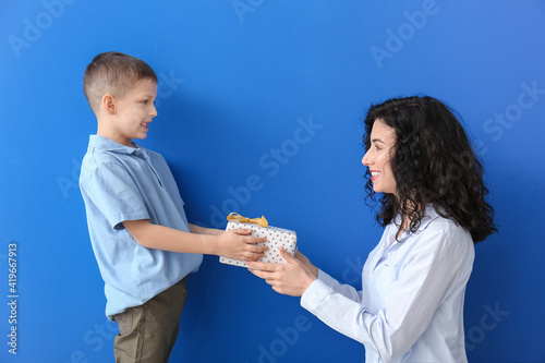 Little boy greeting his mom...