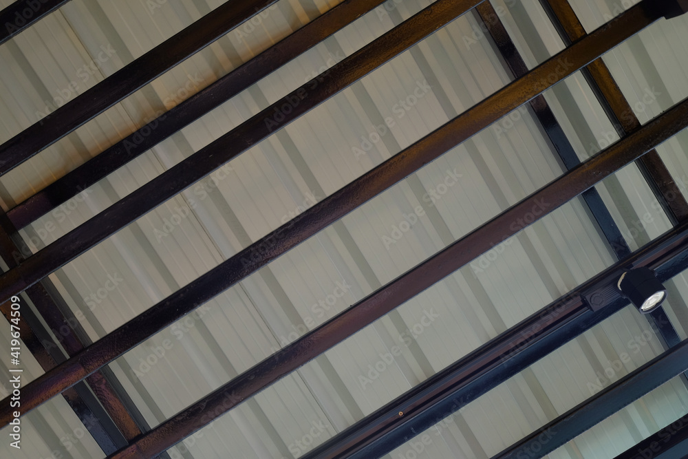 Strong structured roof, inner and under side