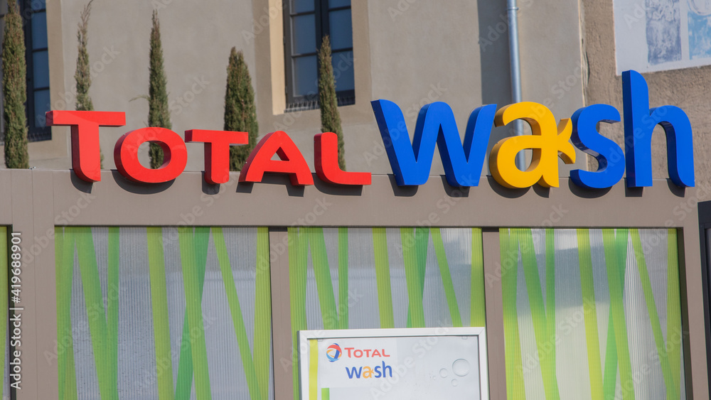 Station de lavage Total Wash. Stock Photo Adobe Stock