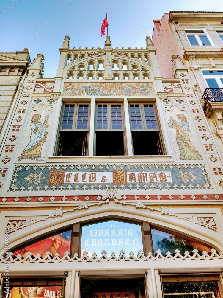 Fototapeta premium Livraria Lello facade, Porto city, Portugal