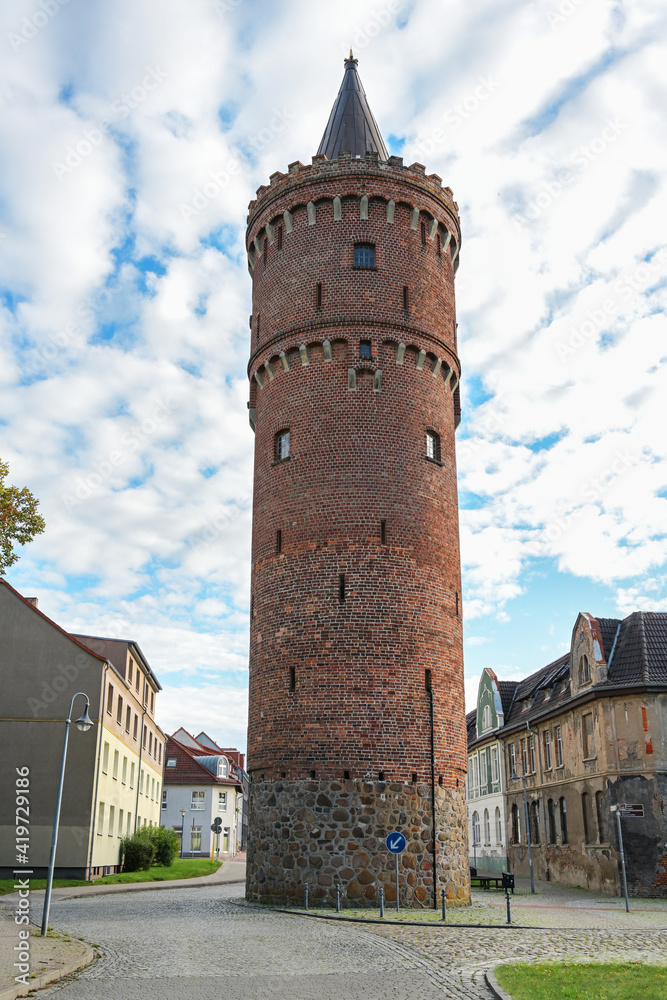 Fangelturm in Friedland (Mecklenburg-Vorpommern), round medieval fortified tower built of brick, formerly part of the city wall, also used as prison, later as water tower and today as lookout point