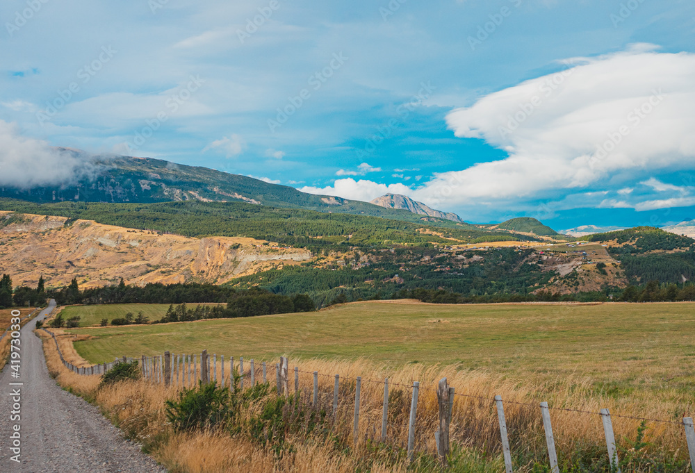 pampa y carretera cielo con nubes pampa y carretera cielo con nubes