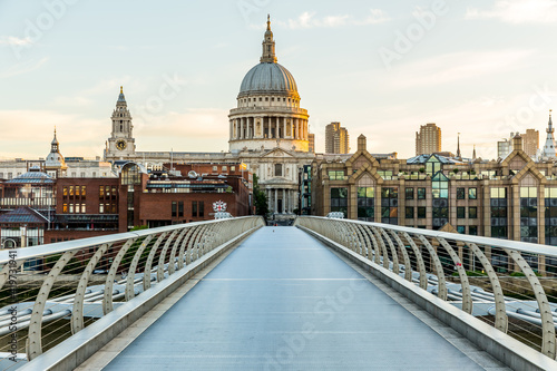 Fototapeta Naklejka Na Ścianę i Meble -  St Paul's Cathedral and the Millennium Bridge in London