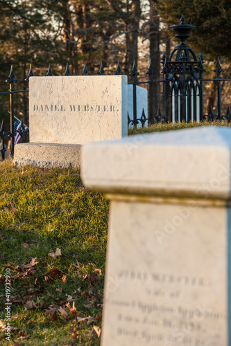 Foto USA, Massachusetts, Marshfield, grave of US statesman Daniel Webster