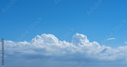 遠くに見える雲の流れをタイムラプスで撮影