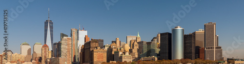 Foto Ultra wide panorama image of daytime view of lower Manhattan, New York City