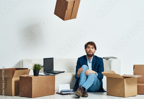 man with boxes packing dismissal job professional © SHOTPRIME STUDIO