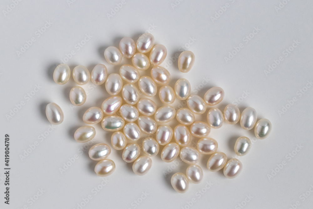 White Loose Freshwater Pearls White Loose Freshwater Pearls