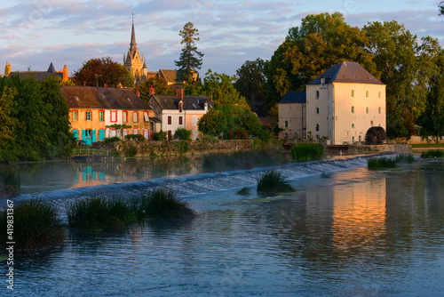 Canvastavla Moulin de Parcé sur Sarthe et son barrage au lever du soleil