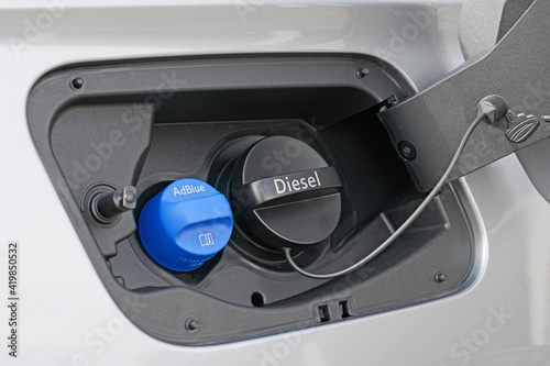 Tankeinfüllstutzen für AdBlue und Diesel photo
