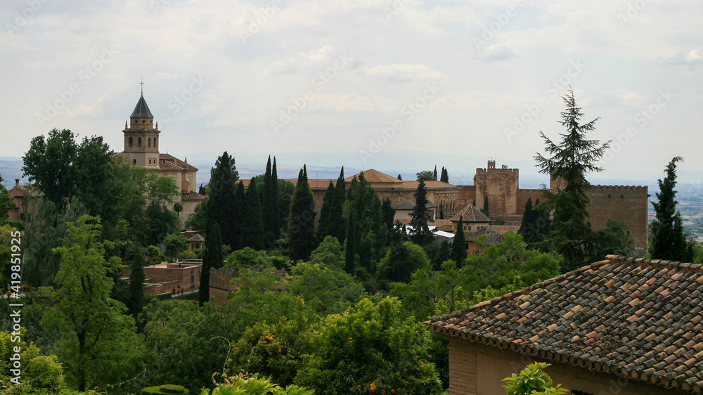 Alhambra en Granada, con jardin