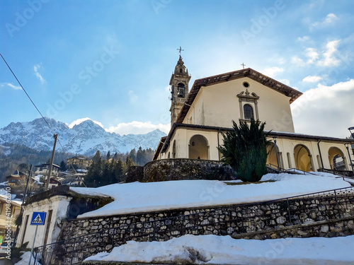 chiesa oltre il colle val serina
