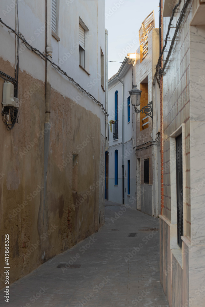 Paseando por las calles del bonito pueblo llamado Albalat dels tarongers en la Comunidad Valenciana