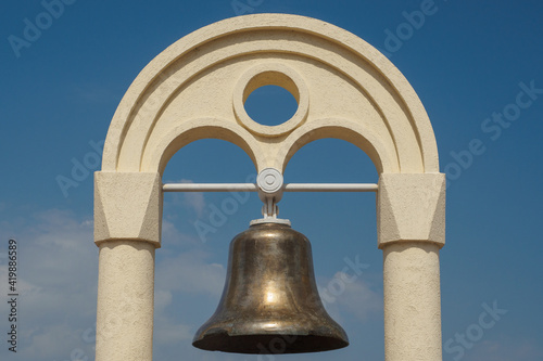 Obraz na płótnie Bell of Ship in Odessa seaport, Ukraine w salonie