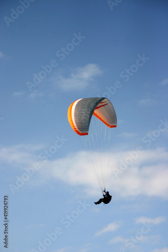 Wallpaper Mural Paraglider Torontodigital.ca