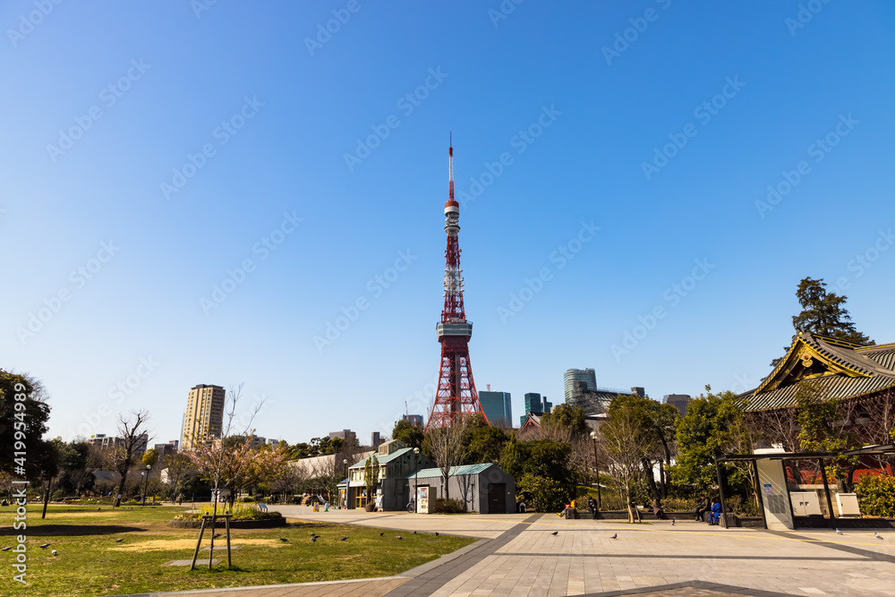 (東京都ｰ都市風景)青空の下の東京タワー２