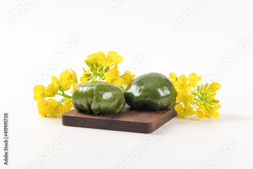 china Sweet Green Rice Ball with rape flower,Qingming festival fruit photo