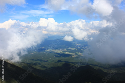 八ヶ岳の風景 山上より下界を見下ろす