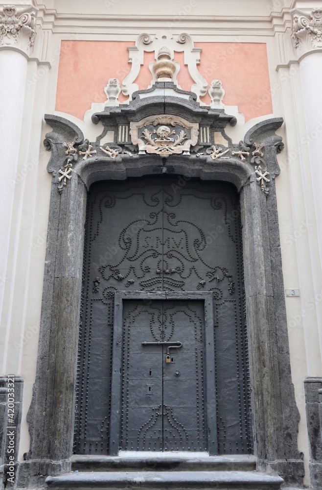 Napoli - Entrata della Chiesa di Santa Maria di Vertecoeli