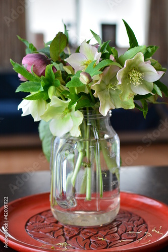 クリスマスローズの花束