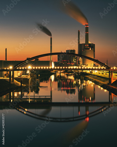 Obraz na płótnie Großkraftwerk Mannheim Blauestunde w salonie
